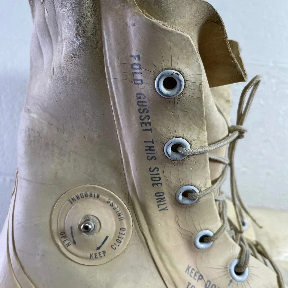Bata vintage military